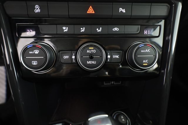 VOLKSWAGEN T-Roc usata 12