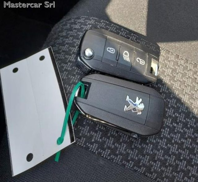 PEUGEOT 3008 usata, con Park Distance Control