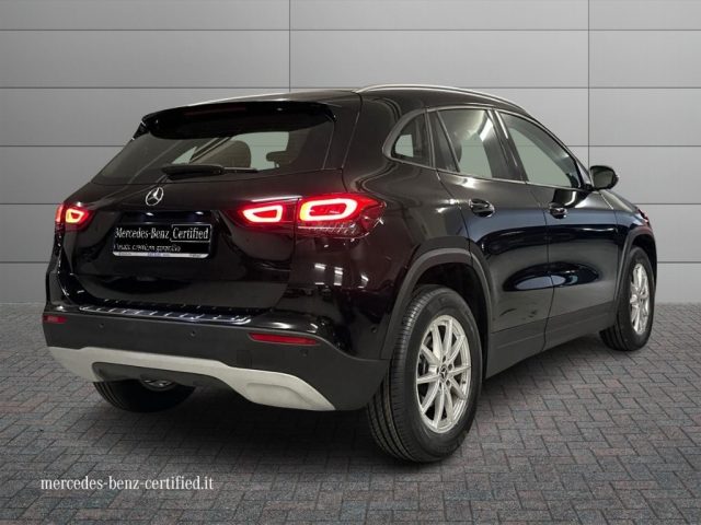 MERCEDES-BENZ GLA 200 usata, con Airbag