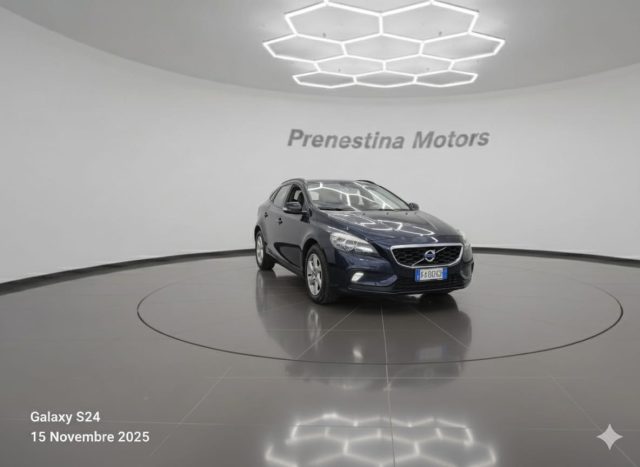 VOLVO V40 Cross Country usata, con ABS