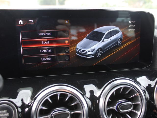 MERCEDES-BENZ B 250 usata, con Specchietti laterali elettrici