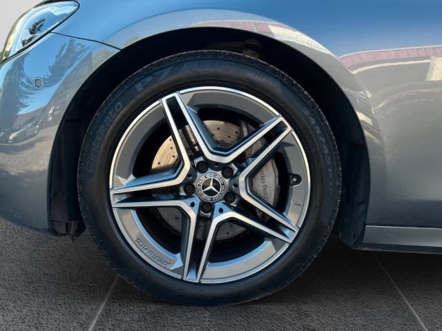 MERCEDES-BENZ E 220 usata, con Chiusura centralizzata