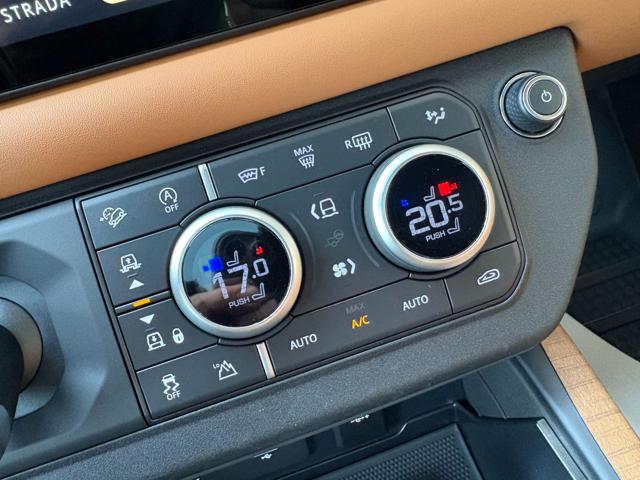 LAND ROVER Defender usata, con Park Distance Control