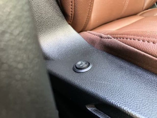 ALFA ROMEO Stelvio usata, con Volante multifunzione