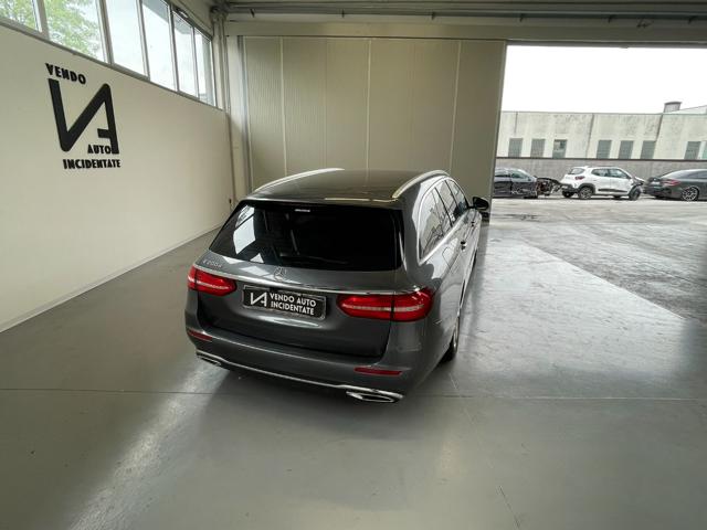 MERCEDES-BENZ E 220 usata, con Cerchi in lega