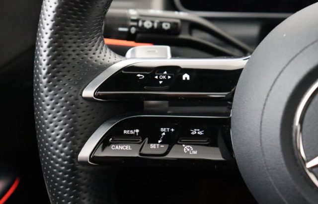 MERCEDES-BENZ GLC 300 usata, con Controllo automatico clima