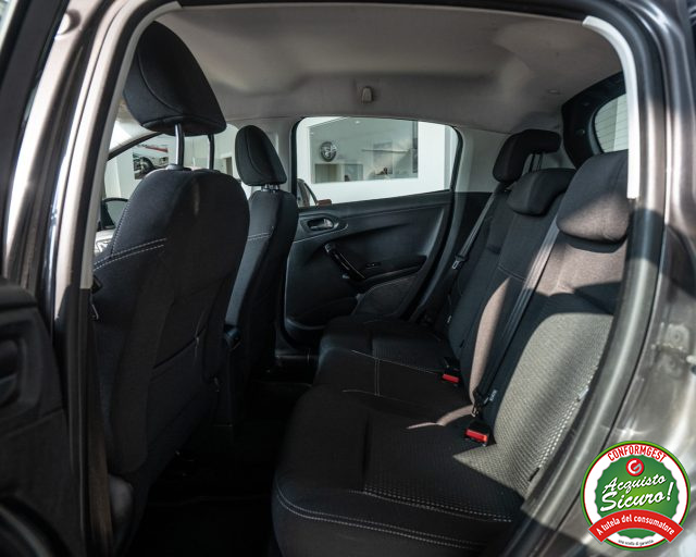 PEUGEOT 208 usata, con USB