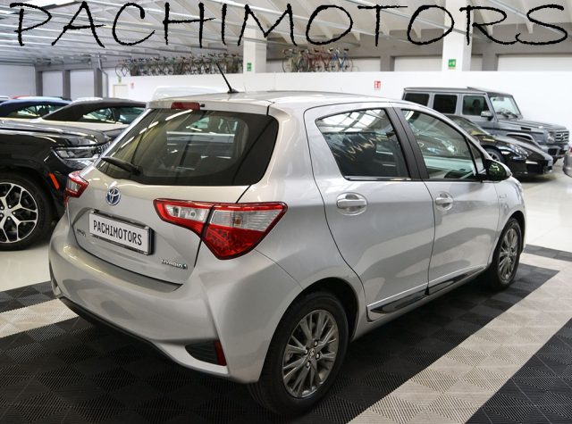 TOYOTA Yaris usata, con Fari Xenon