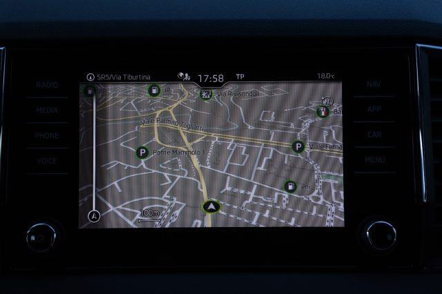 SKODA Karoq usata, con Sistema di navigazione