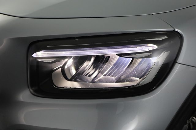 MERCEDES-BENZ GLB 200 usata 8
