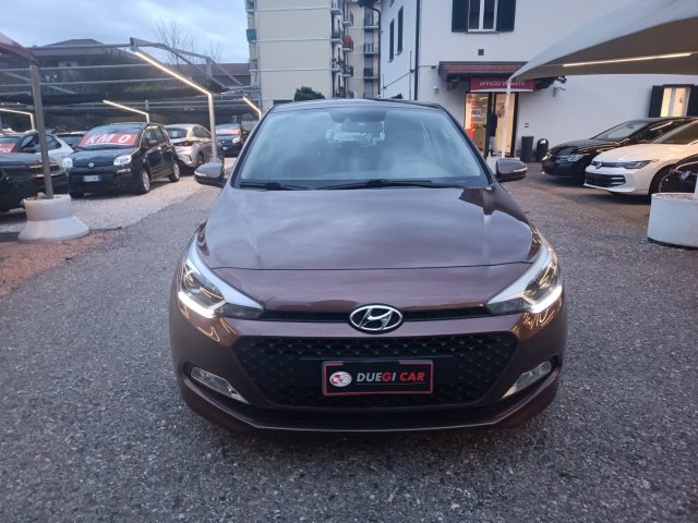 HYUNDAI i20 usata, con Airbag