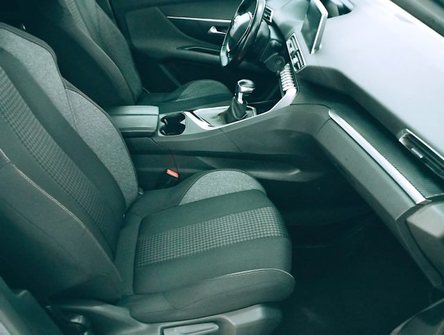 PEUGEOT 3008 usata, con Autoradio digitale