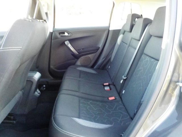 PEUGEOT 2008 usata, con USB