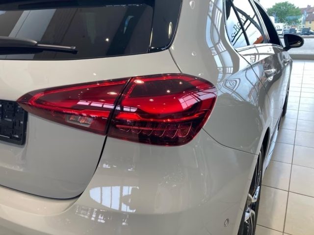 MERCEDES-BENZ A 180 usata, con Park Distance Control