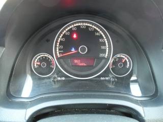 VOLKSWAGEN up! usata, con Autoradio
