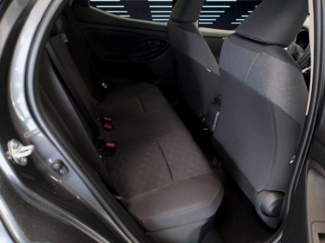 TOYOTA Yaris usata 13