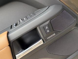 LAND ROVER Defender usata, con Sedile posteriore sdoppiato