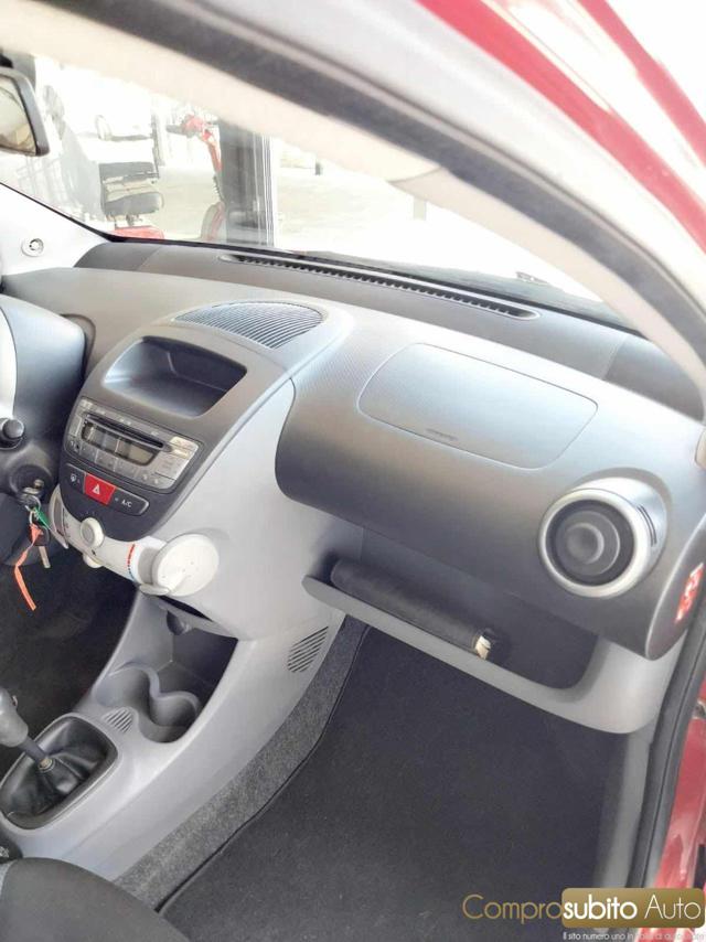TOYOTA Aygo usata, con Sedile posteriore sdoppiato
