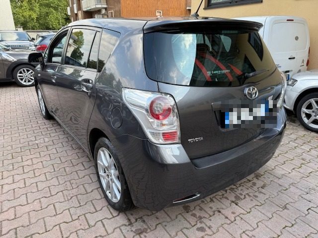 TOYOTA Verso usata, con Chiusura centralizzata