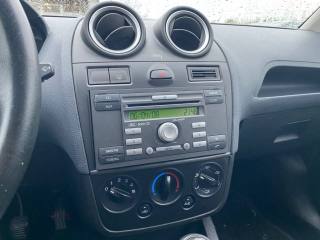 FORD Fiesta usata, con Autoradio