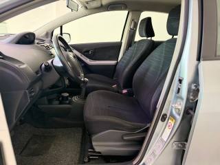 TOYOTA Yaris usata 16