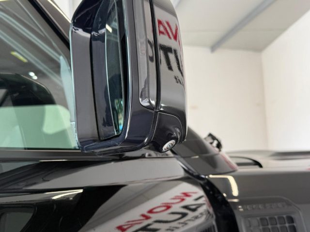 LAND ROVER Defender usata, con ESP