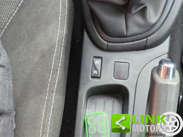 RENAULT Clio usata, con Sensori di parcheggio posteriori