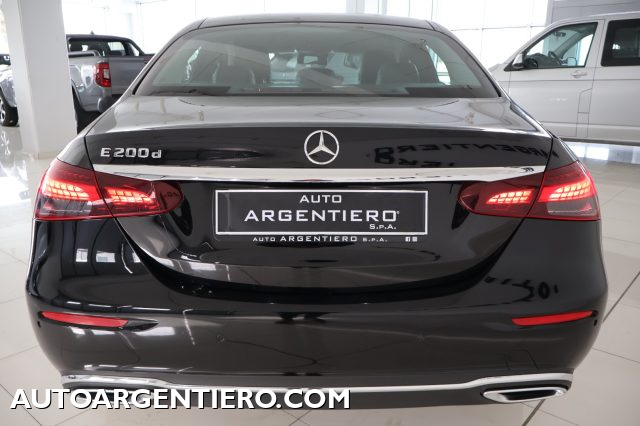 MERCEDES-BENZ E 200 usata, con Alzacristalli elettrici