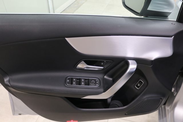 MERCEDES-BENZ A 250 usata, con Frenata d
