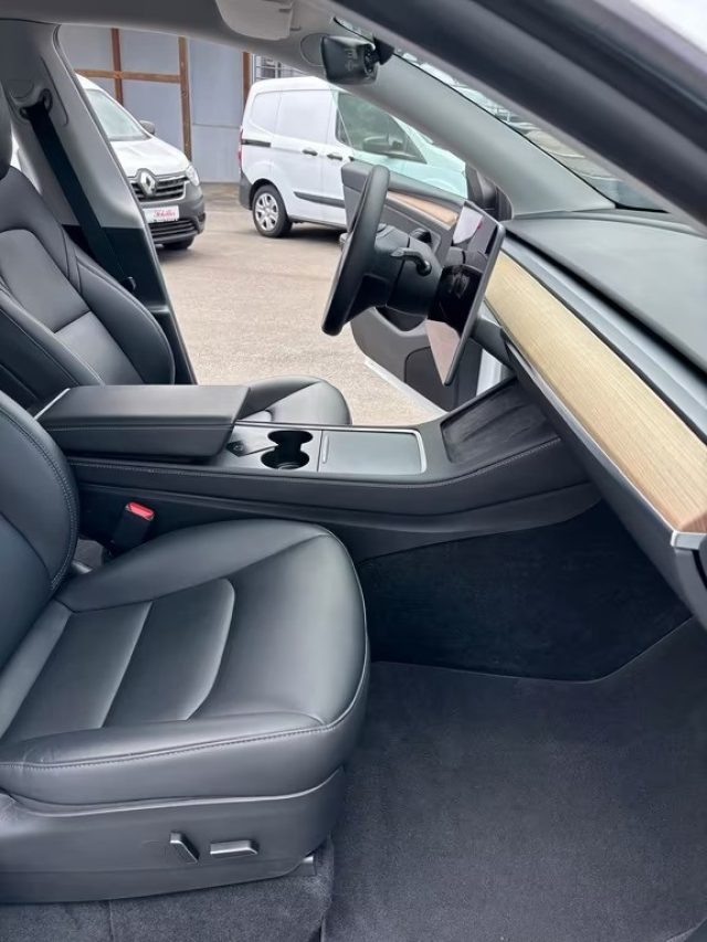 TESLA Model Y usata, con Regolazione elettrica sedili