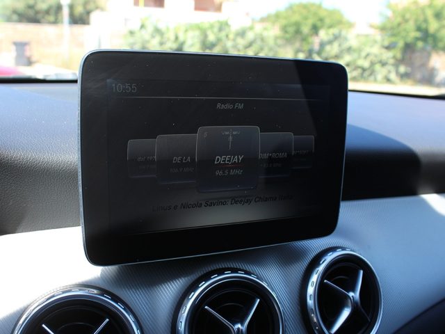 MERCEDES-BENZ GLA 200 usata, con Specchietti laterali elettrici