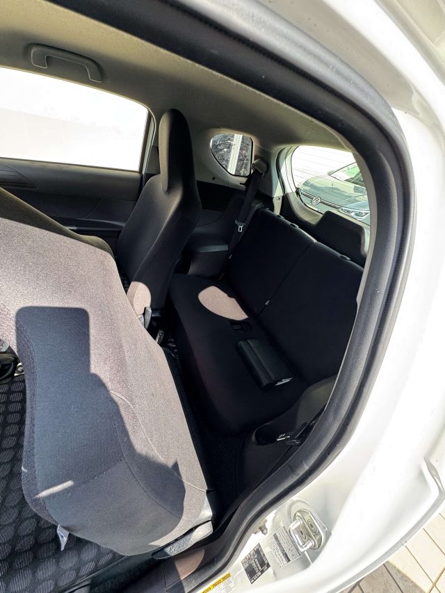 TOYOTA iQ usata, con Immobilizzatore elettronico