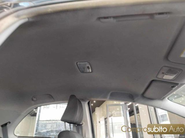TOYOTA Yaris usata 19