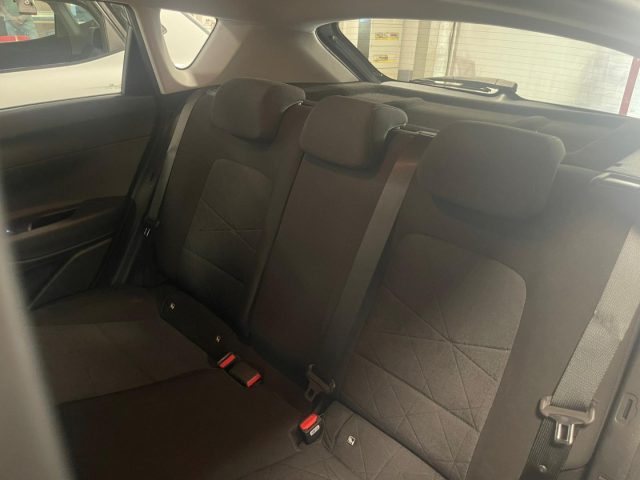 HYUNDAI Bayon usata, con Autoradio