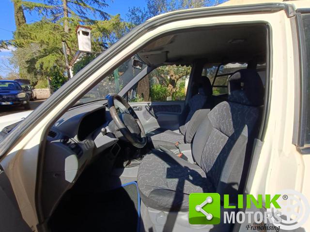 NISSAN Terrano II usata 33