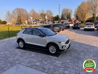 VOLKSWAGEN T-Roc usata, con Autoradio