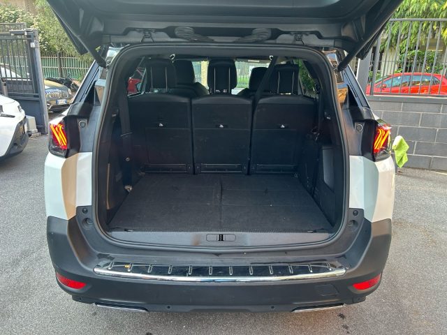 PEUGEOT 5008 usata, con Vetri oscurati
