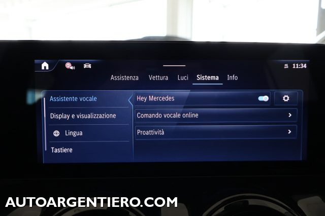 MERCEDES-BENZ GLA 180 usata, con Portellone posteriore elettrico