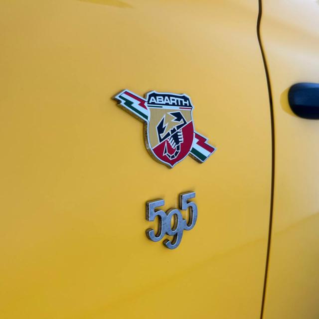 ABARTH 695 usata, con Android Auto
