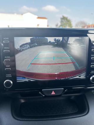 TOYOTA Yaris usata, con Hill holder