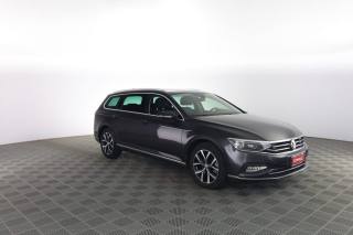 VOLKSWAGEN Passat usata 1
