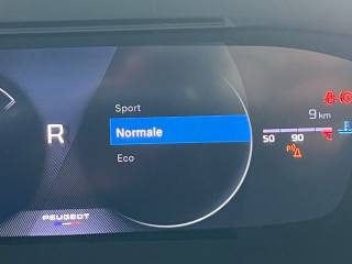 PEUGEOT 2008 usata, con Sensori di parcheggio posteriori