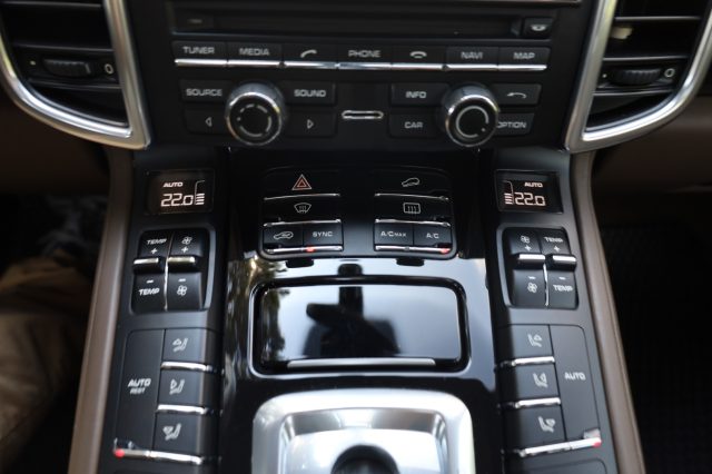 PORSCHE Cayenne usata, con Sensore di luce
