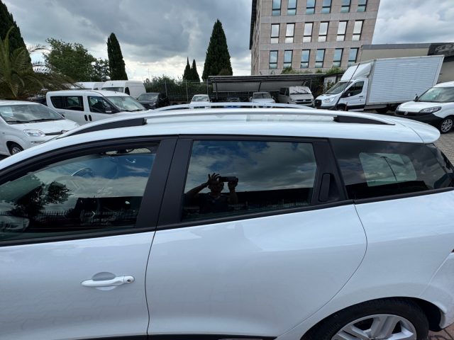 RENAULT Clio usata, con Sedile posteriore sdoppiato