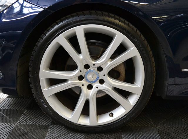 MERCEDES-BENZ E 200 usata, con Park Distance Control