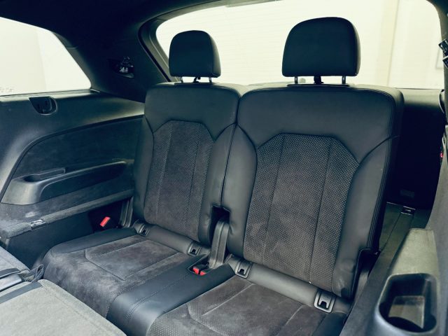 AUDI Q7 usata, con Volante in pelle