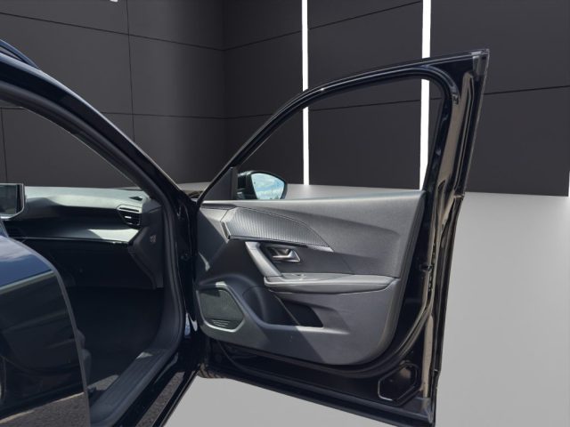 PEUGEOT 2008 usata, con Sensori di parcheggio posteriori
