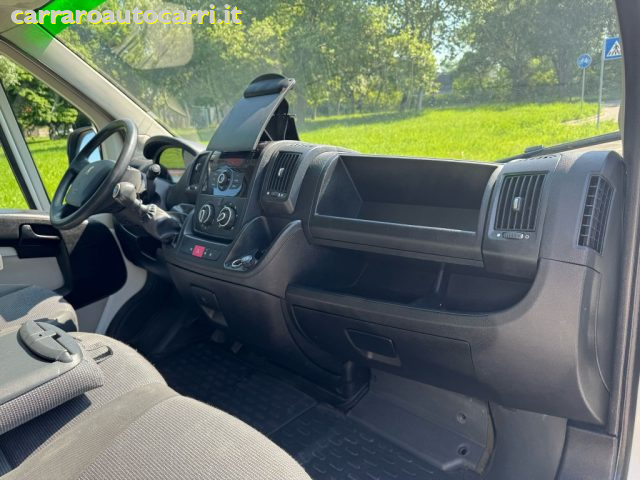PEUGEOT Boxer usata, con USB