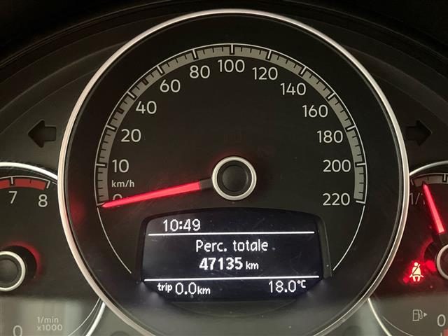 VOLKSWAGEN up! usata, con Sensori di parcheggio posteriori