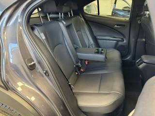 LEXUS UX 250h usata, con ESP